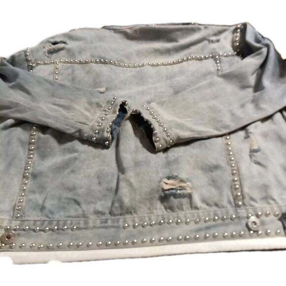 POL Women's Medium Studded Distressed Denim Jean Jacket Light Wash Trucker Coat - Picture 9 of 9
